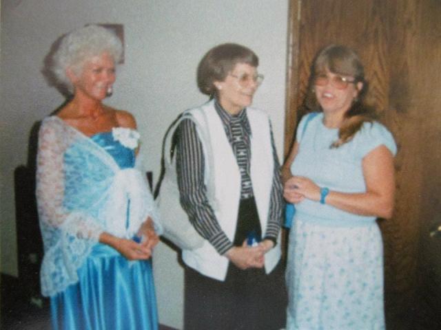 Peggy, Aunt Maude, Jeanne at Sheila's wedding Sept 1990
