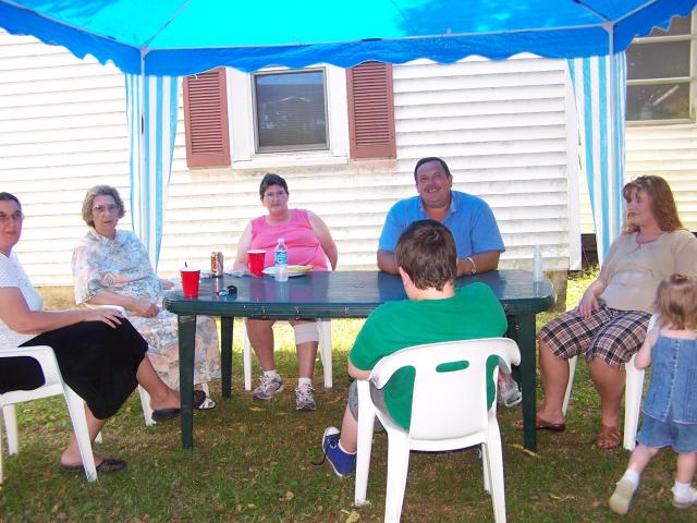 Kathy Belcher, Ressa and Anita Parsley, John, Angie, Angie's kids