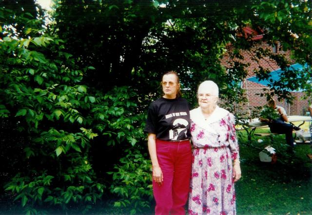 Rhonda and Telia Muncy