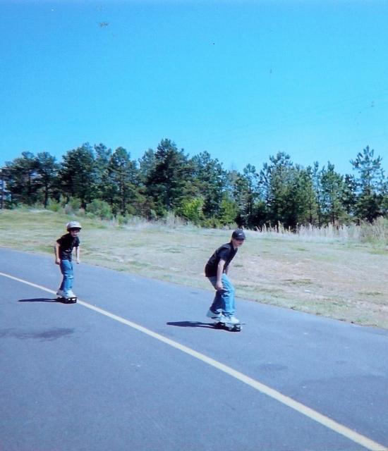 Noah Bryan skateboarding